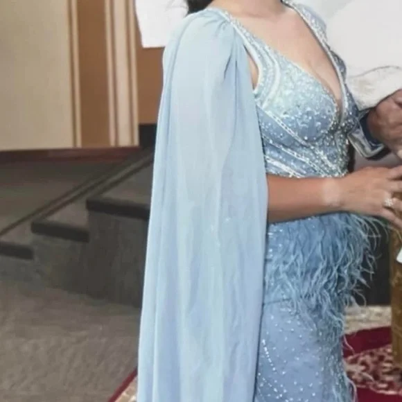 Blue sequence beaded dress. - Picture 4 of 4